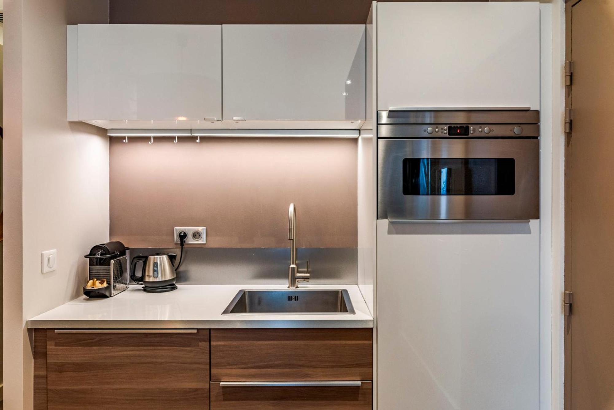 Luxury Family 2Br - Prime Location, Walk To Beach & Shopping, Sunny Balcony - Totolulu Cannes Hoche Екстериор снимка