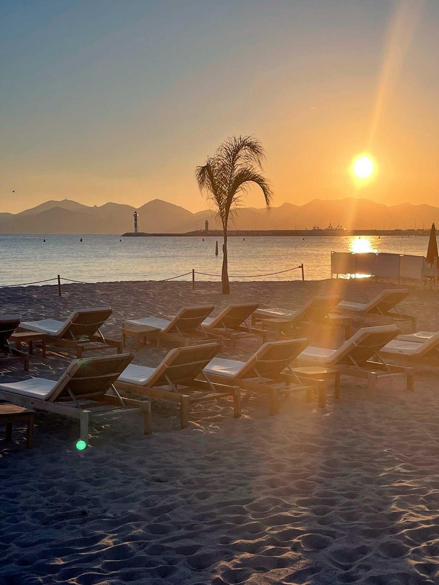 Luxury Family 2Br - Prime Location, Walk To Beach & Shopping, Sunny Balcony - Totolulu Cannes Hoche Екстериор снимка