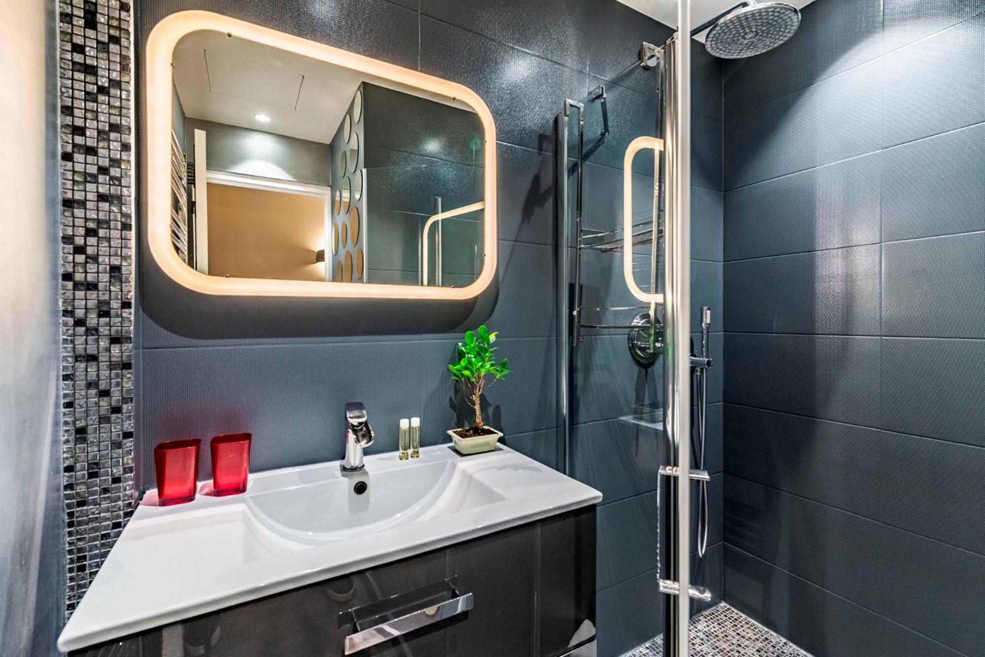 Luxury Family 2Br - Prime Location, Walk To Beach & Shopping, Sunny Balcony - Totolulu Cannes Hoche Екстериор снимка