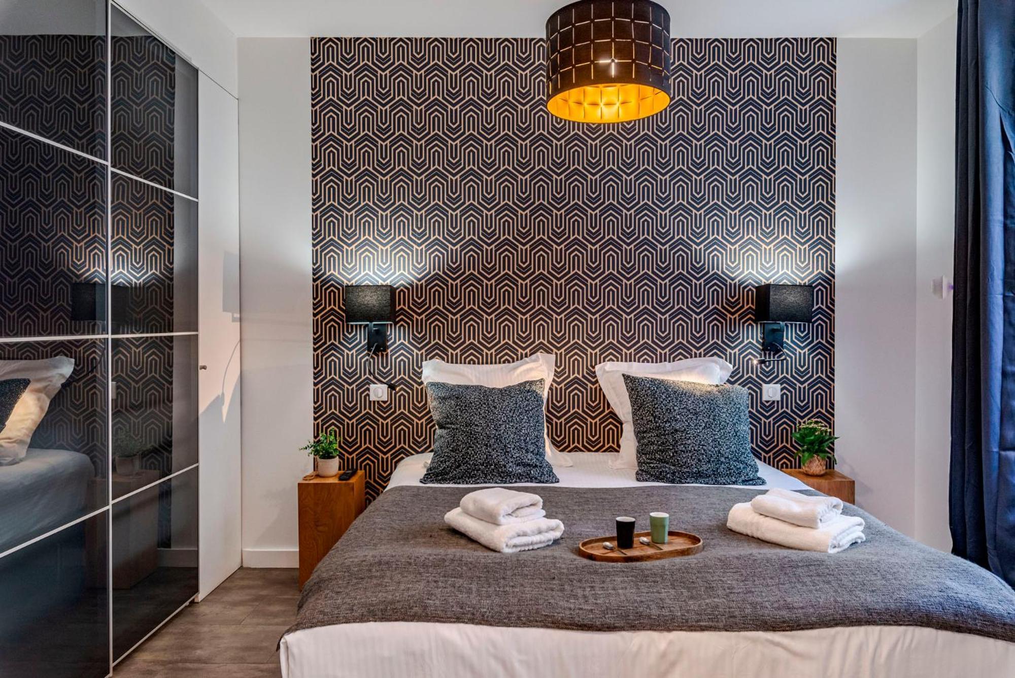 Luxury Family 2Br - Prime Location, Walk To Beach & Shopping, Sunny Balcony - Totolulu Cannes Hoche Екстериор снимка